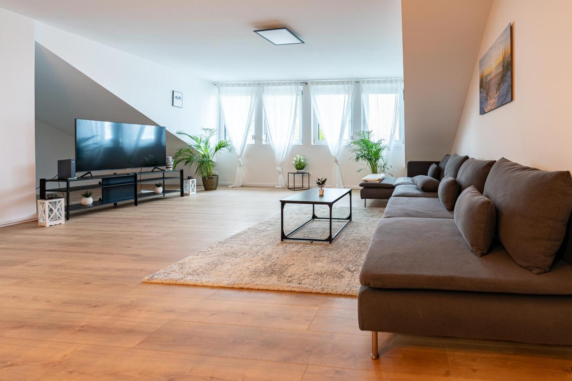 Apartment Im Dachgeschoss Plankstadt ภายนอก รูปภาพ